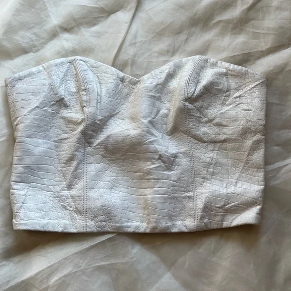 Corset - Picture 1 of 3